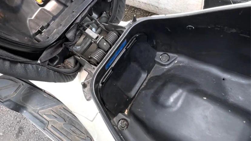 letak aki pcx 