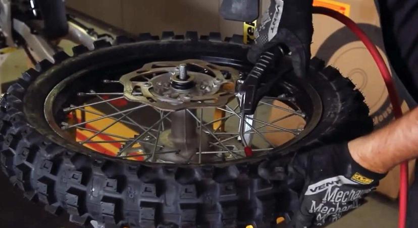 berapa km ganti ban motor