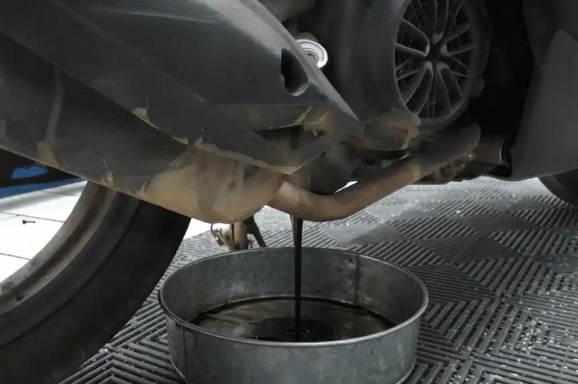 Berapa Biaya Ganti Oli Motor