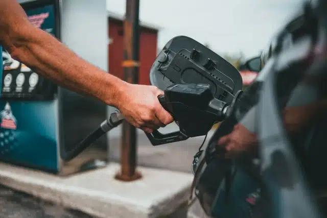 Konsumsi BBM Avanza Berapa KM per Liter
