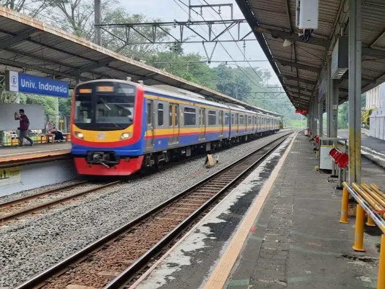 stasiun universitas indonesia​