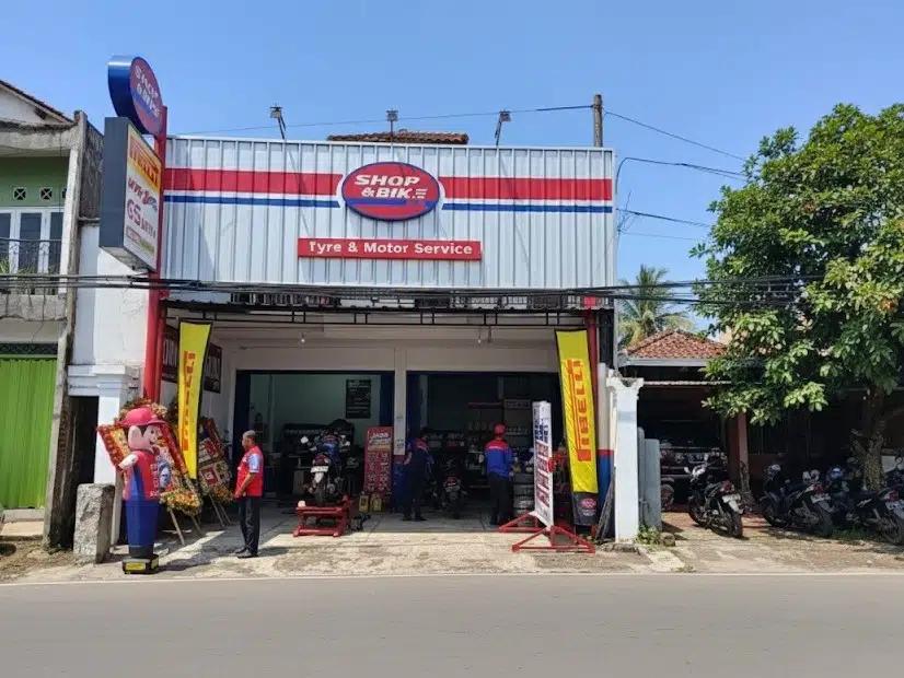 toko aki motor surabaya​